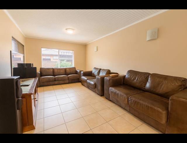 6 BEDROOM HOUSE FOR SALE IN HENNOPSPARK